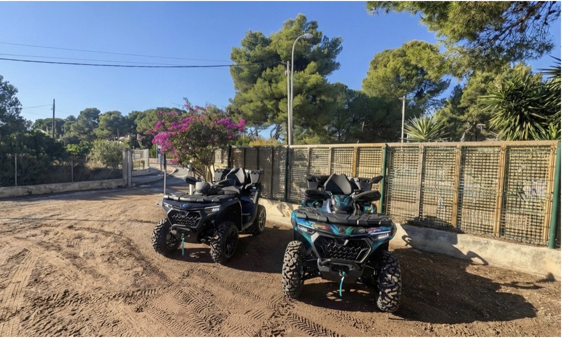 Quads sur chemin