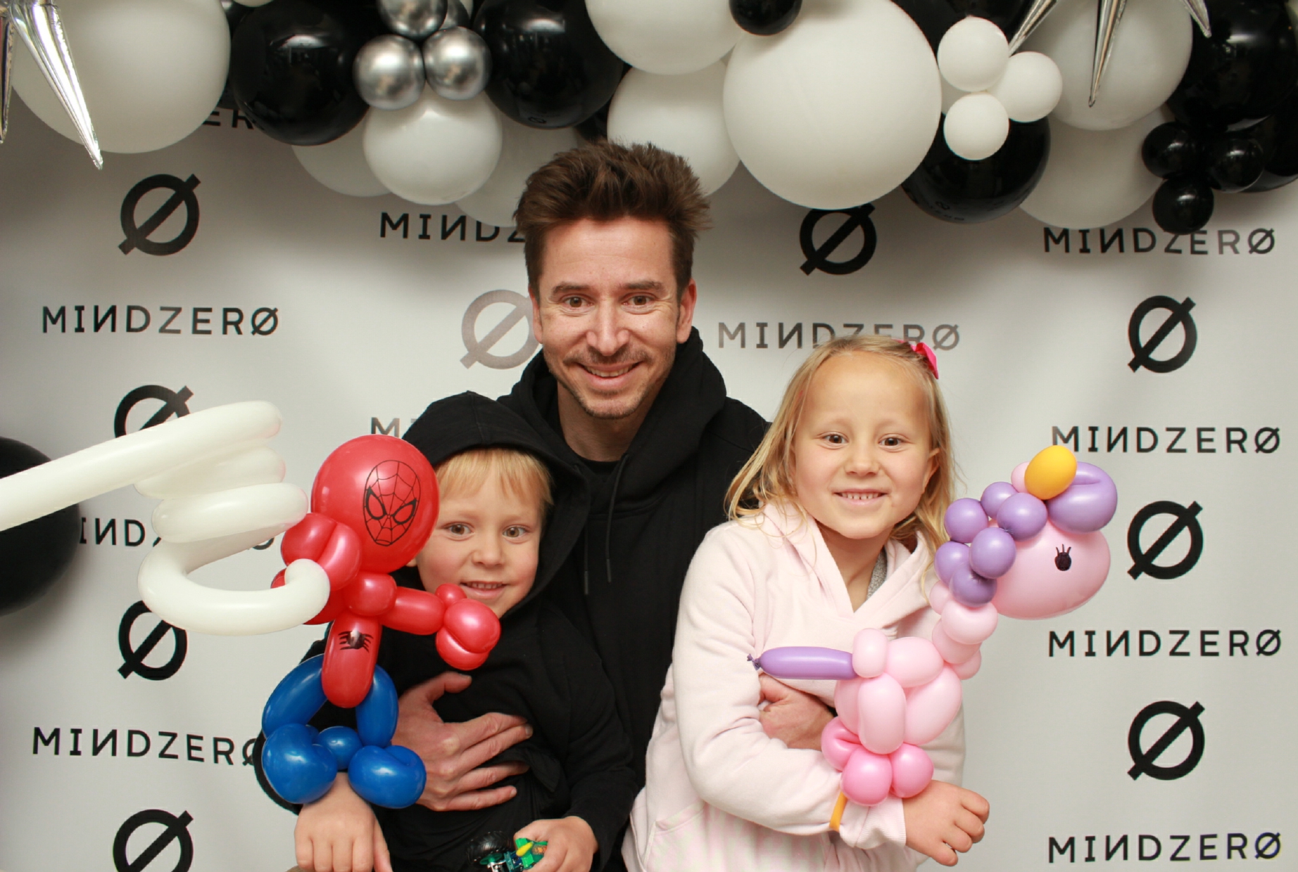 David with kids at MINDZERO event