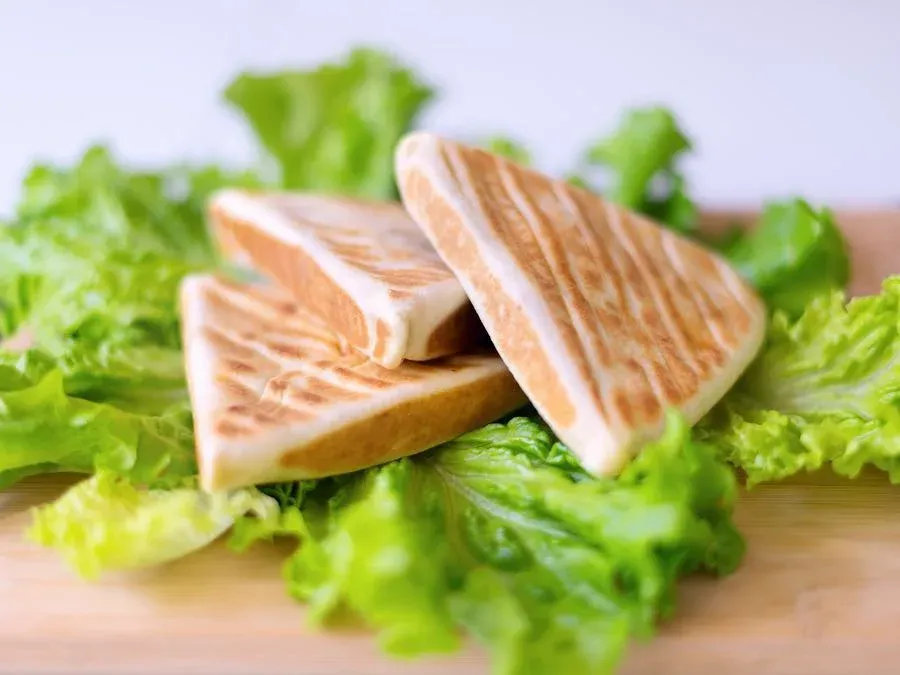 Premium grilled slices