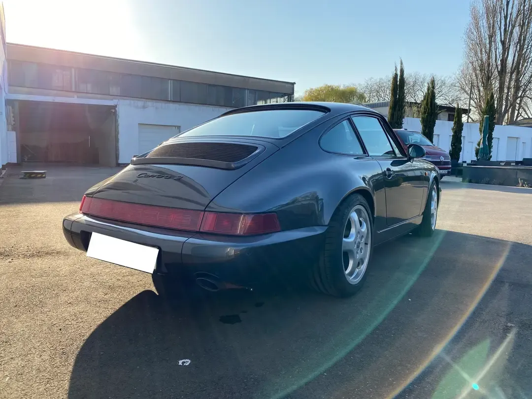 Navy Porsche 911 Classic