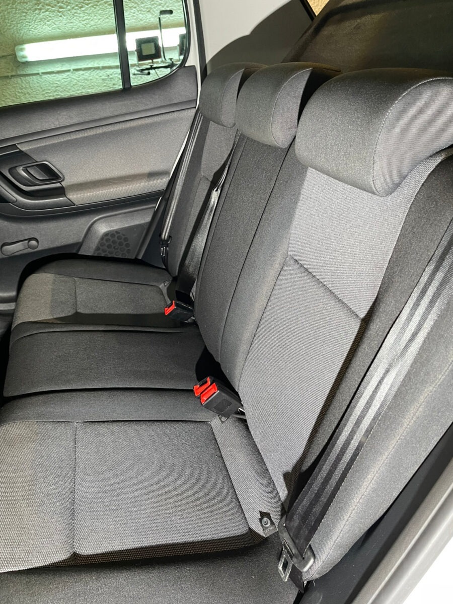 Hyundai – Rücksitz Nachher