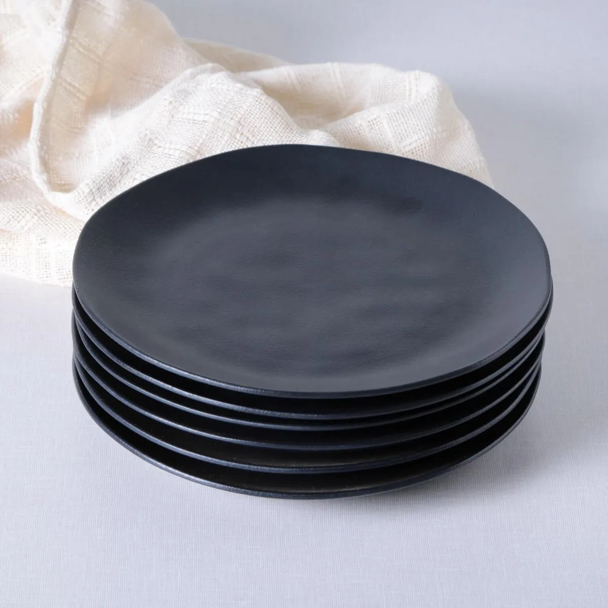 Conjunto com 30 Pratos Raso Orgânico Preto Matte Porto Brasil