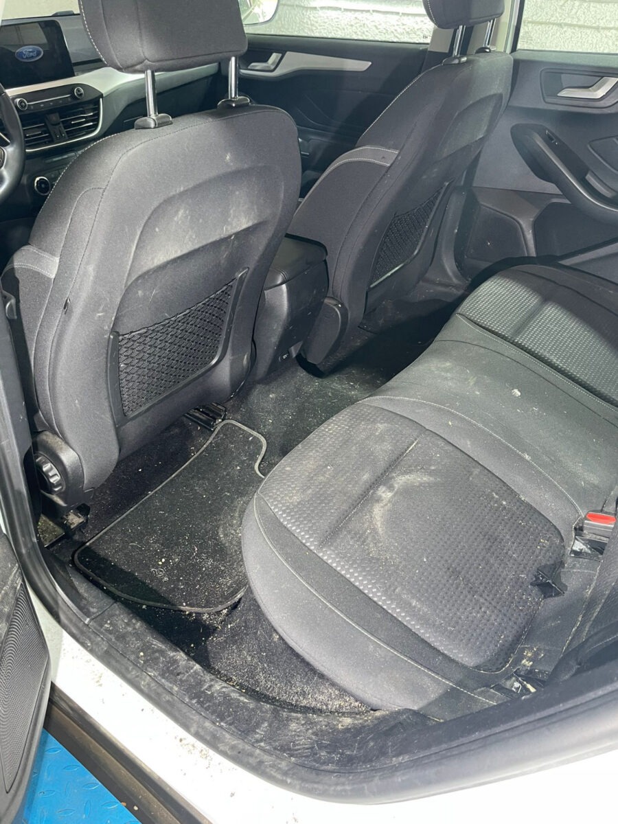Ford Ka – Rücksitz Vorher