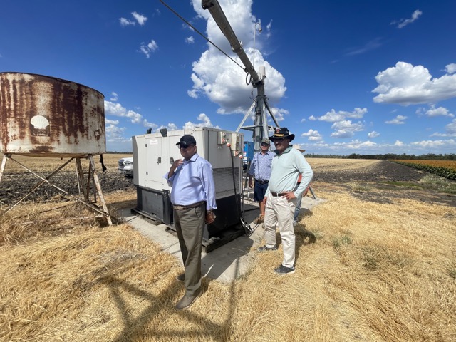 Jovintra team at a center-pivot irrigation installation on a dryland farm