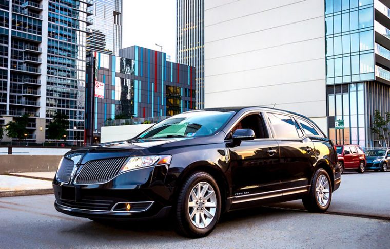 Lincoln Town Car — 1–3 passengers