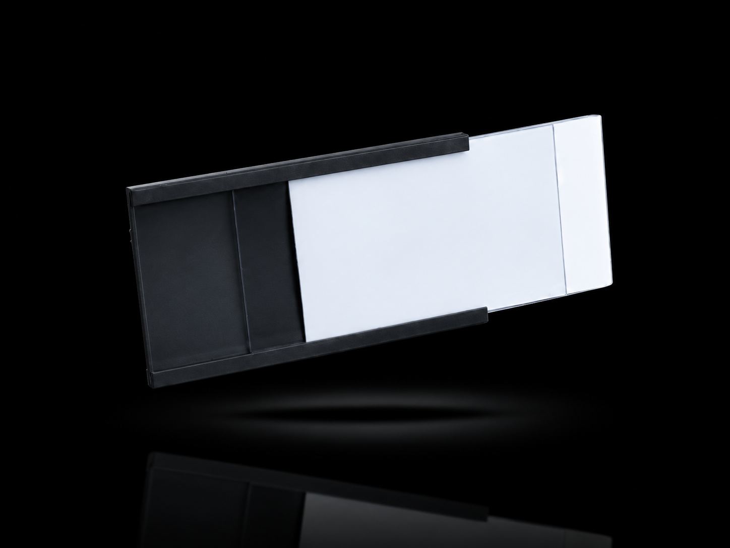 Magnetisches C-Profil mit bedruckbarem Einsteckschild und transparenter Schutzfolie