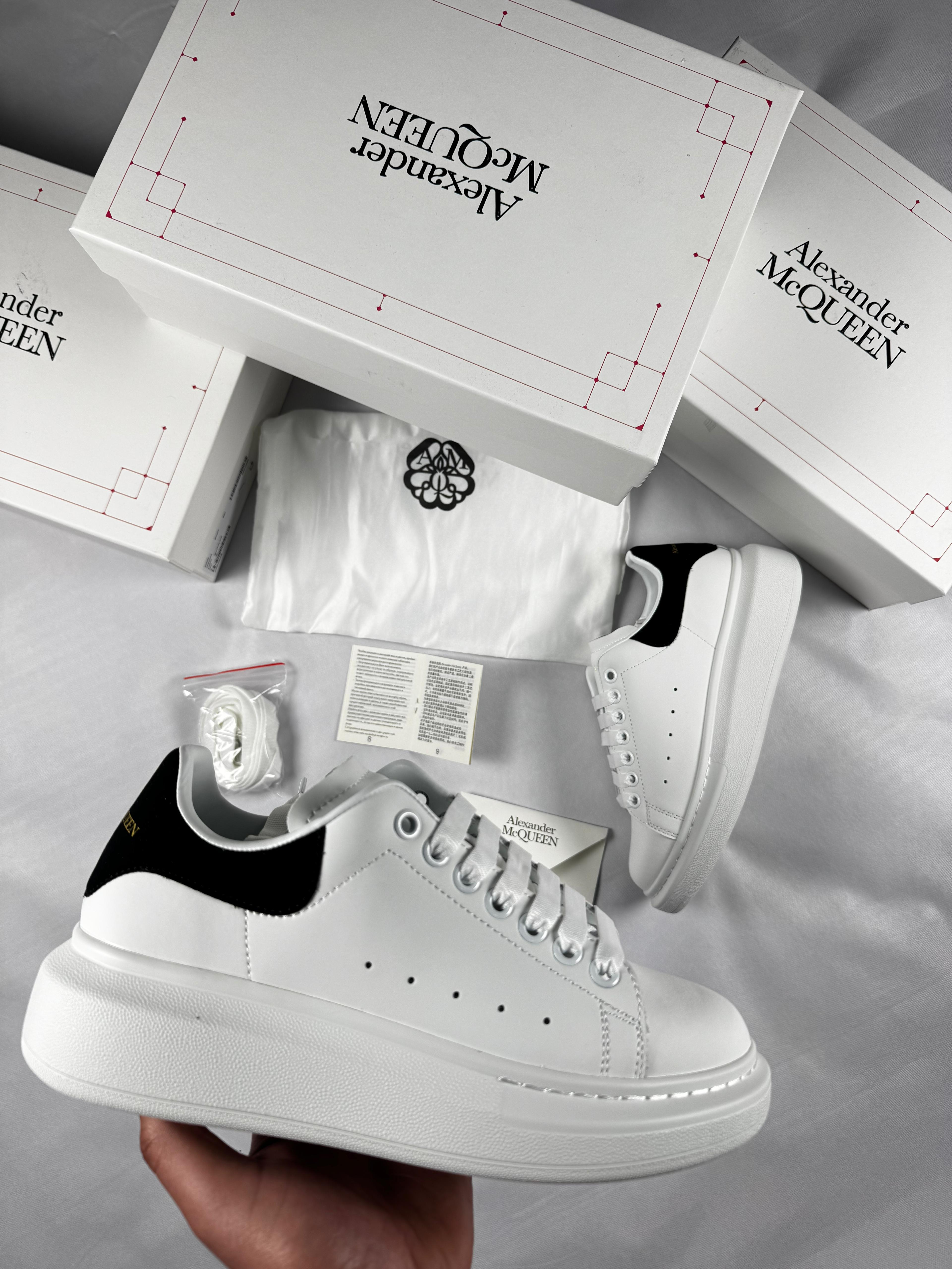 Alexander McQueen Blancas Lisas