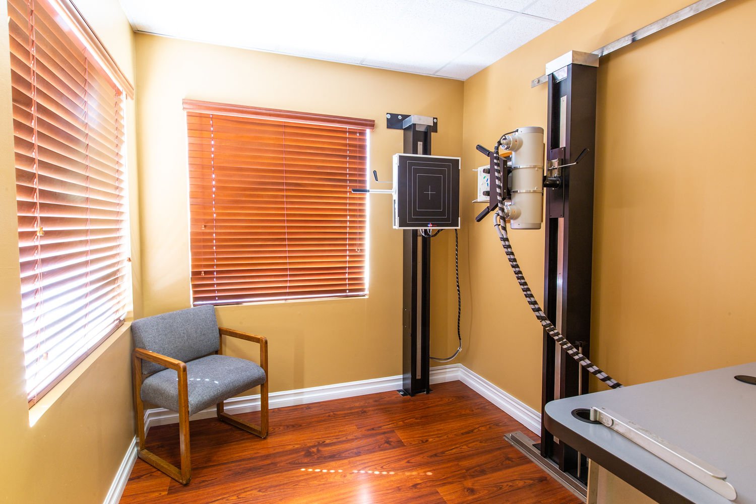 Advanced spinal treatment equipment room
