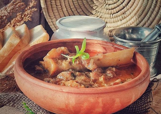 Traditional Mutton Paye curry