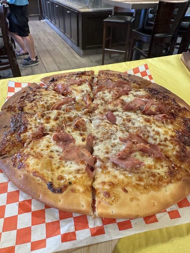 Freshly baked pizza served at Meritage