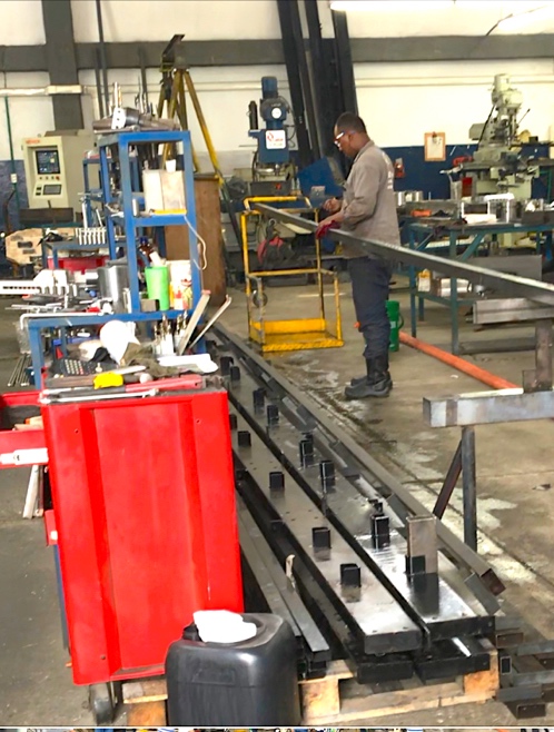 Fabricacion de estructura metalica en taller OVO HOMES