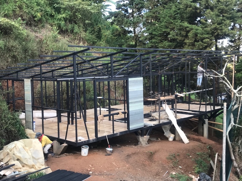 Construccion de cabana en terreno por OVO HOMES