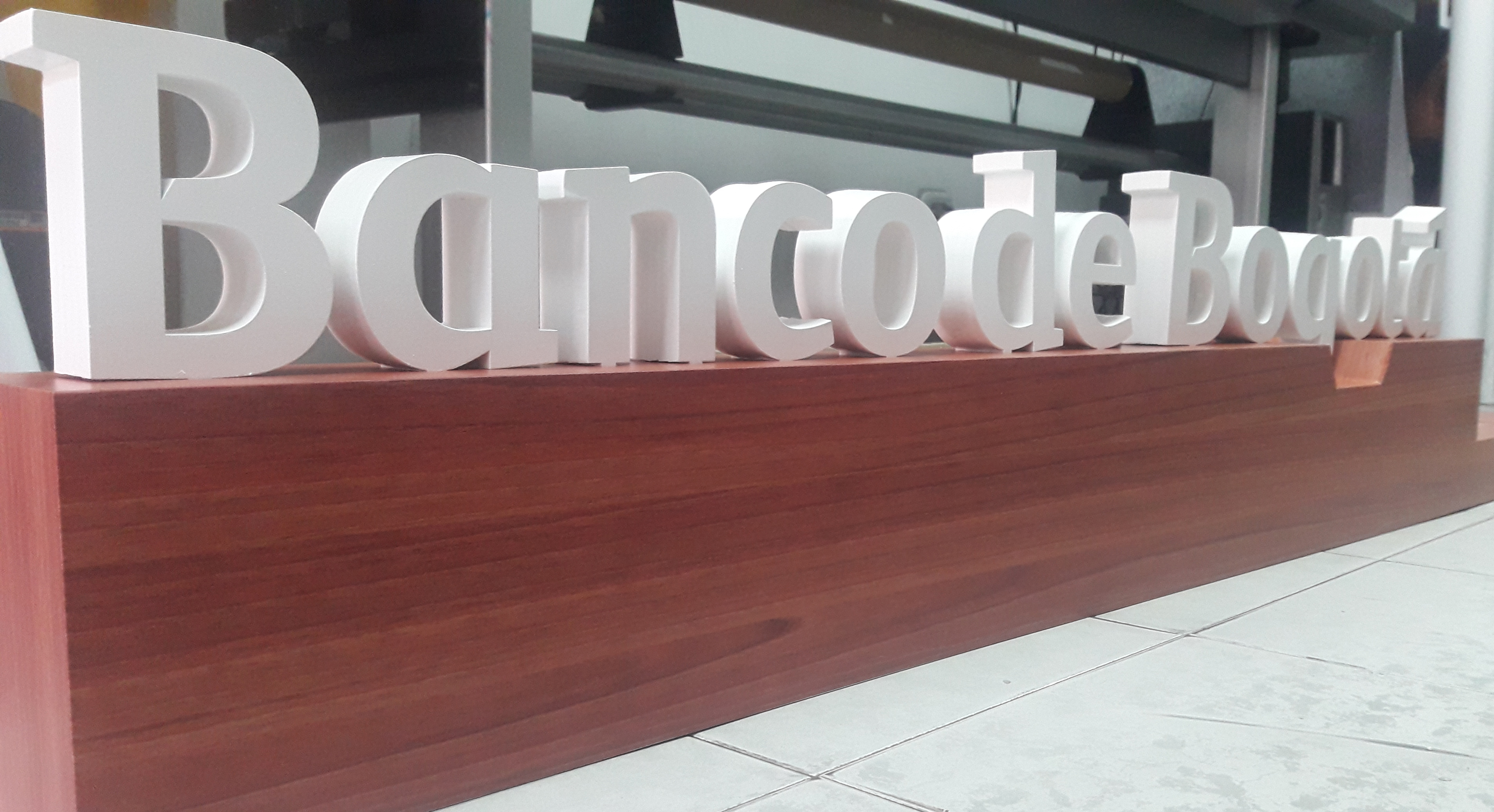 Letras 3D para Banco de Bogotá - fabricación y montaje JEM Redes