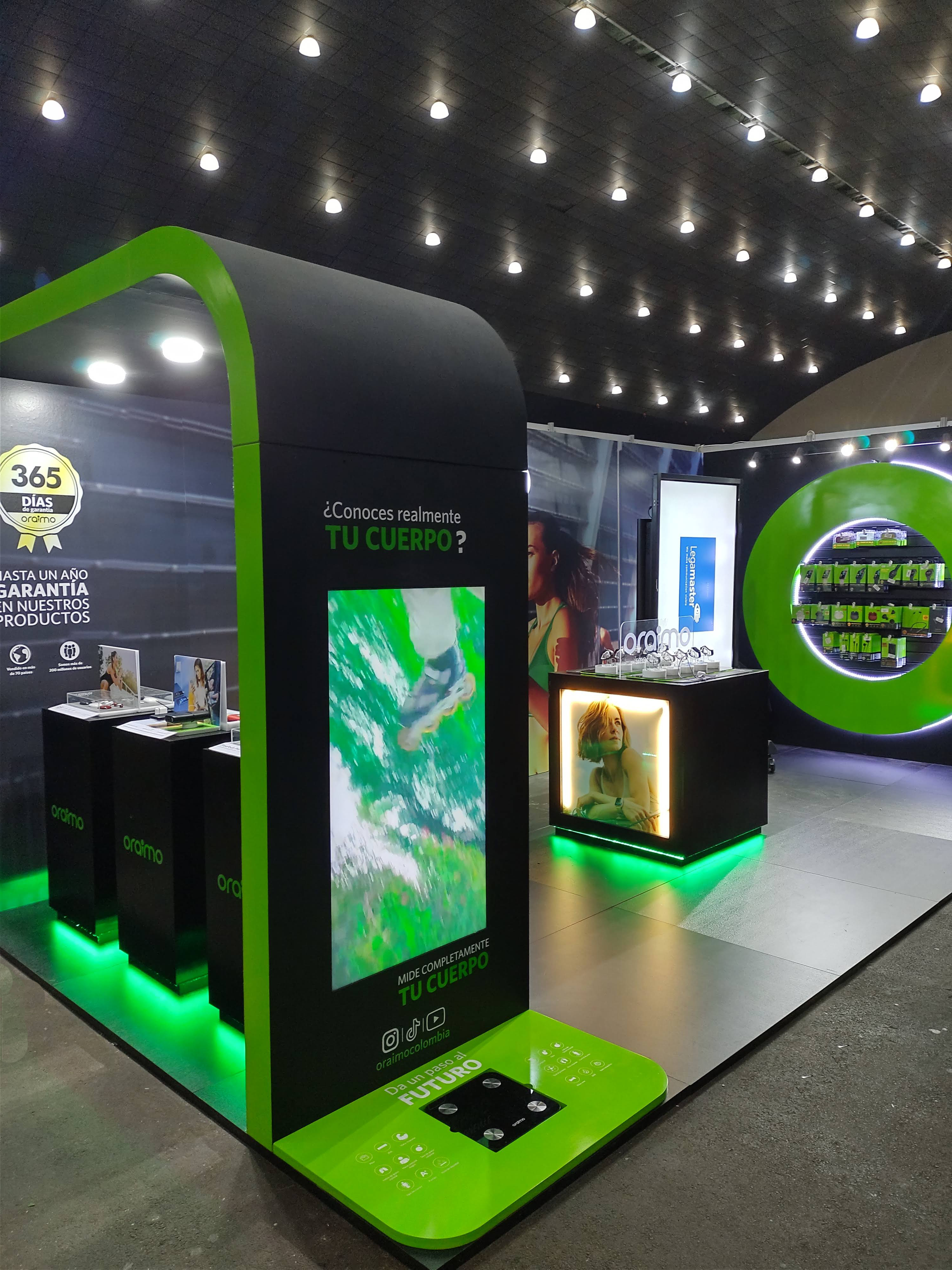 Stand Oraimo en feria comercial - producción publicitaria JEM Redes