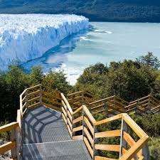 Escadaria e mirante para o Glaciar Perito Moreno em El Calafate, Argentina