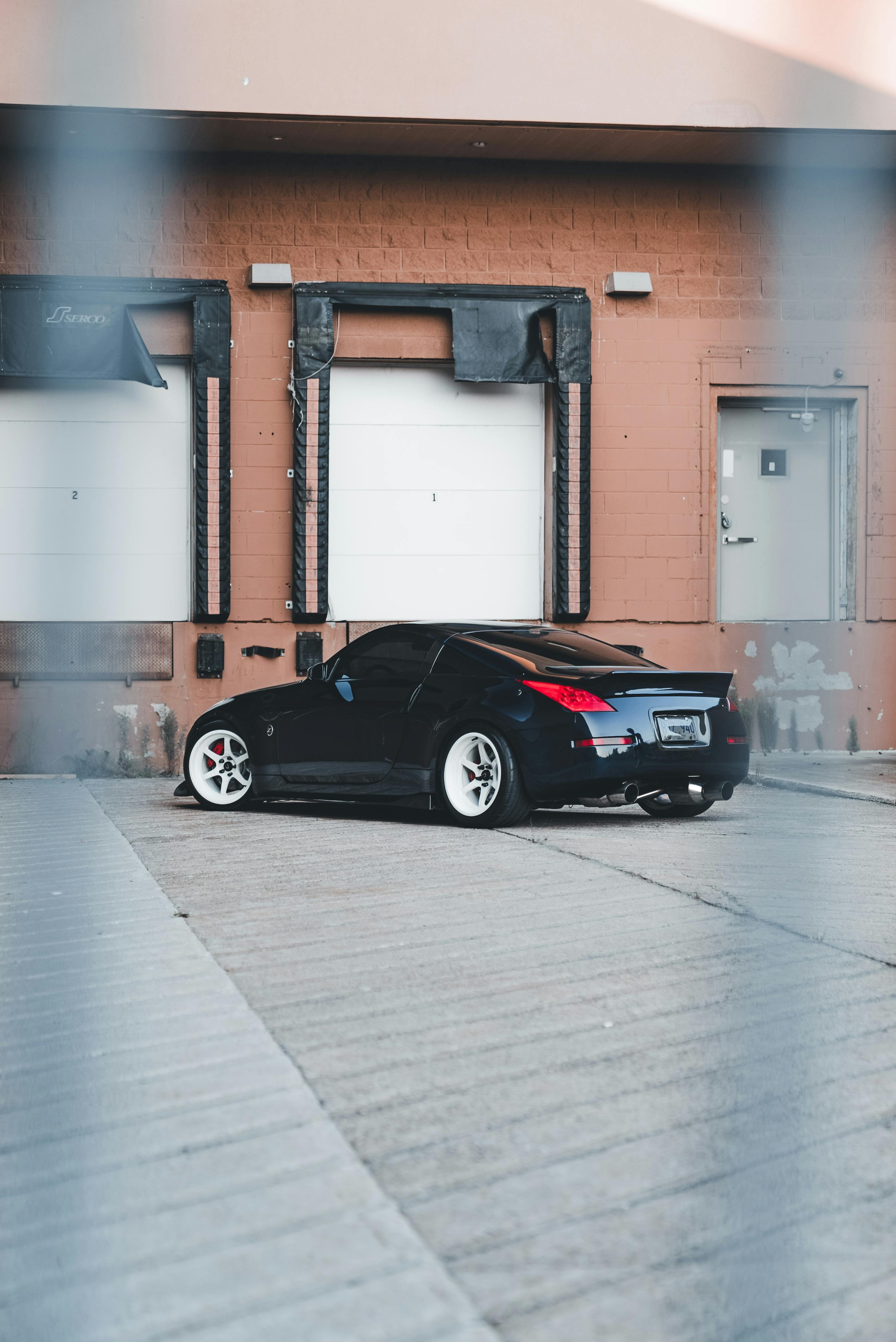 Garage door service area in Santa Ana and Orange County CA