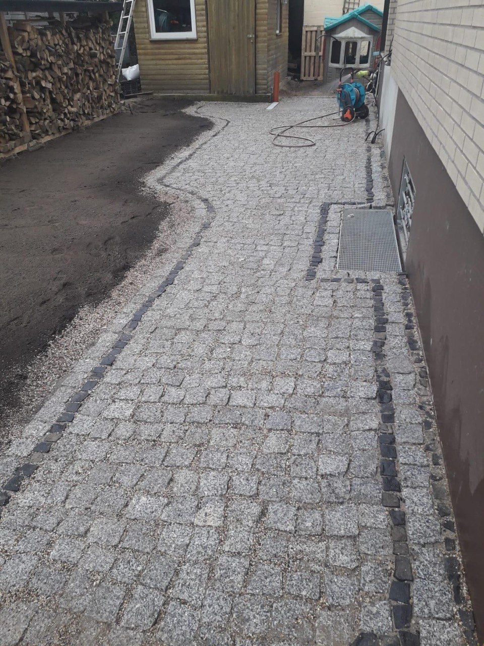 Entwässerter Weg