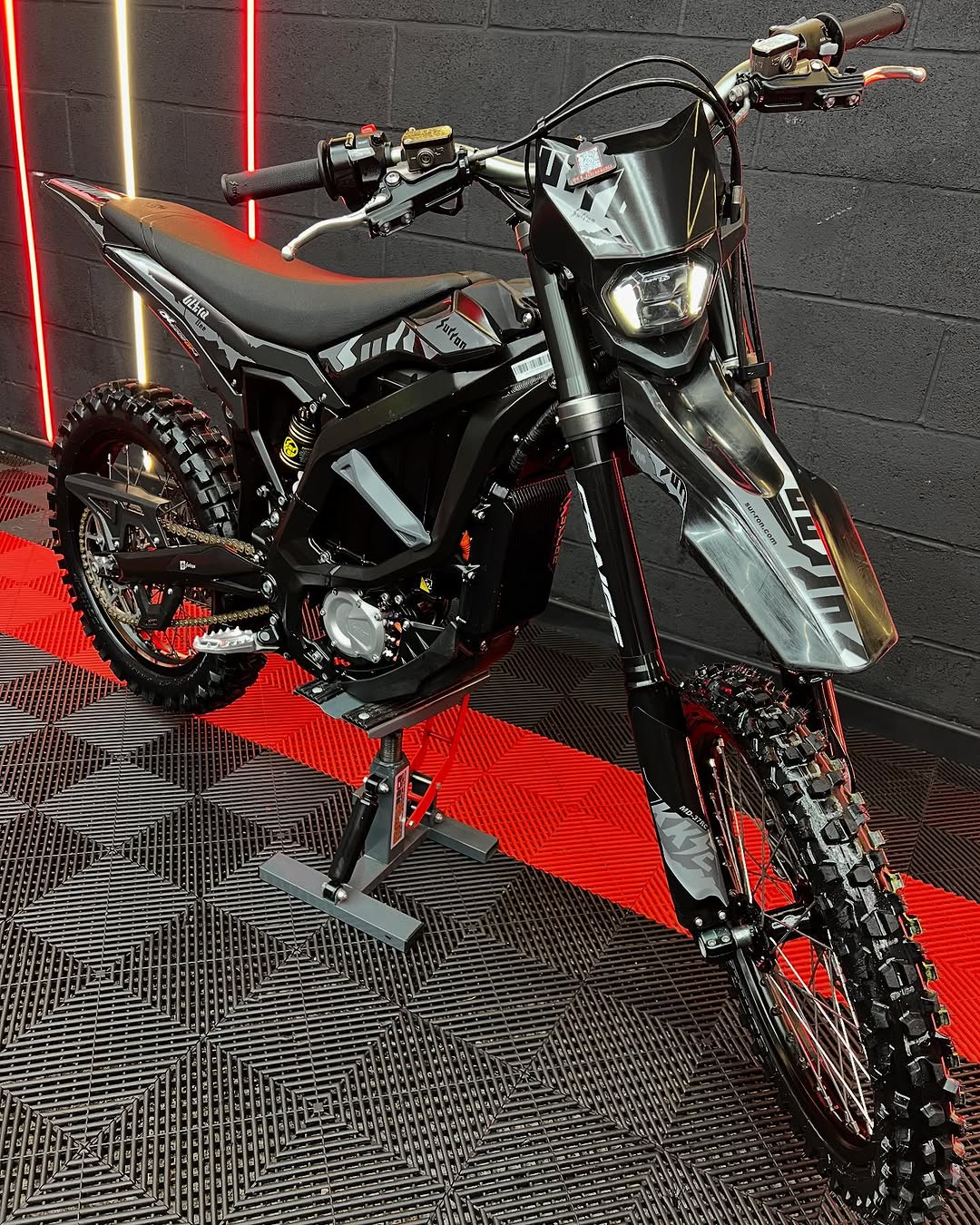 Surron Ultra Bee Black 2026 Premium Replica - Image 1