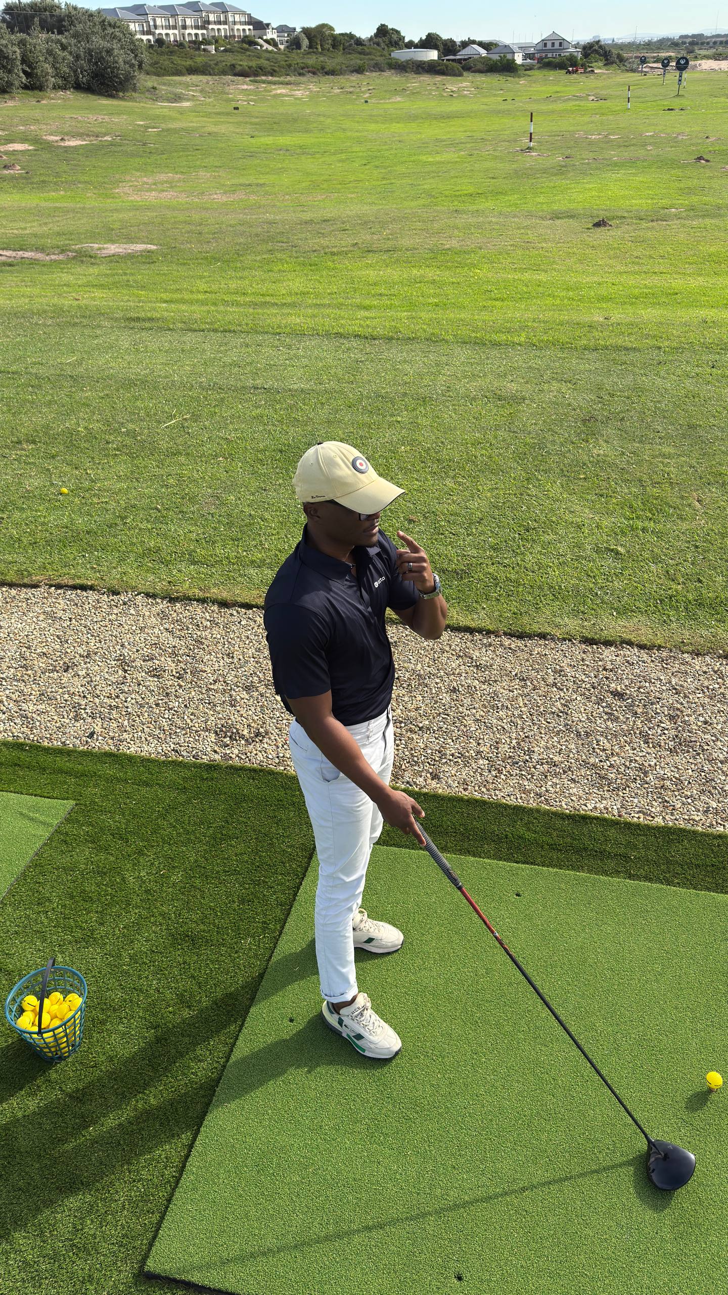 MJ golfing at professional course