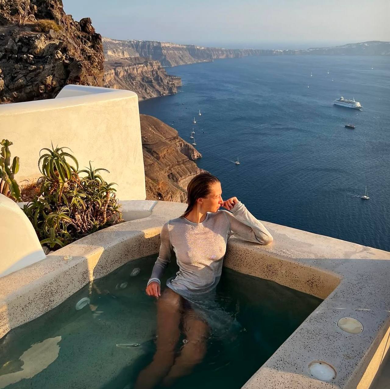 Santorini luxury lifestyle