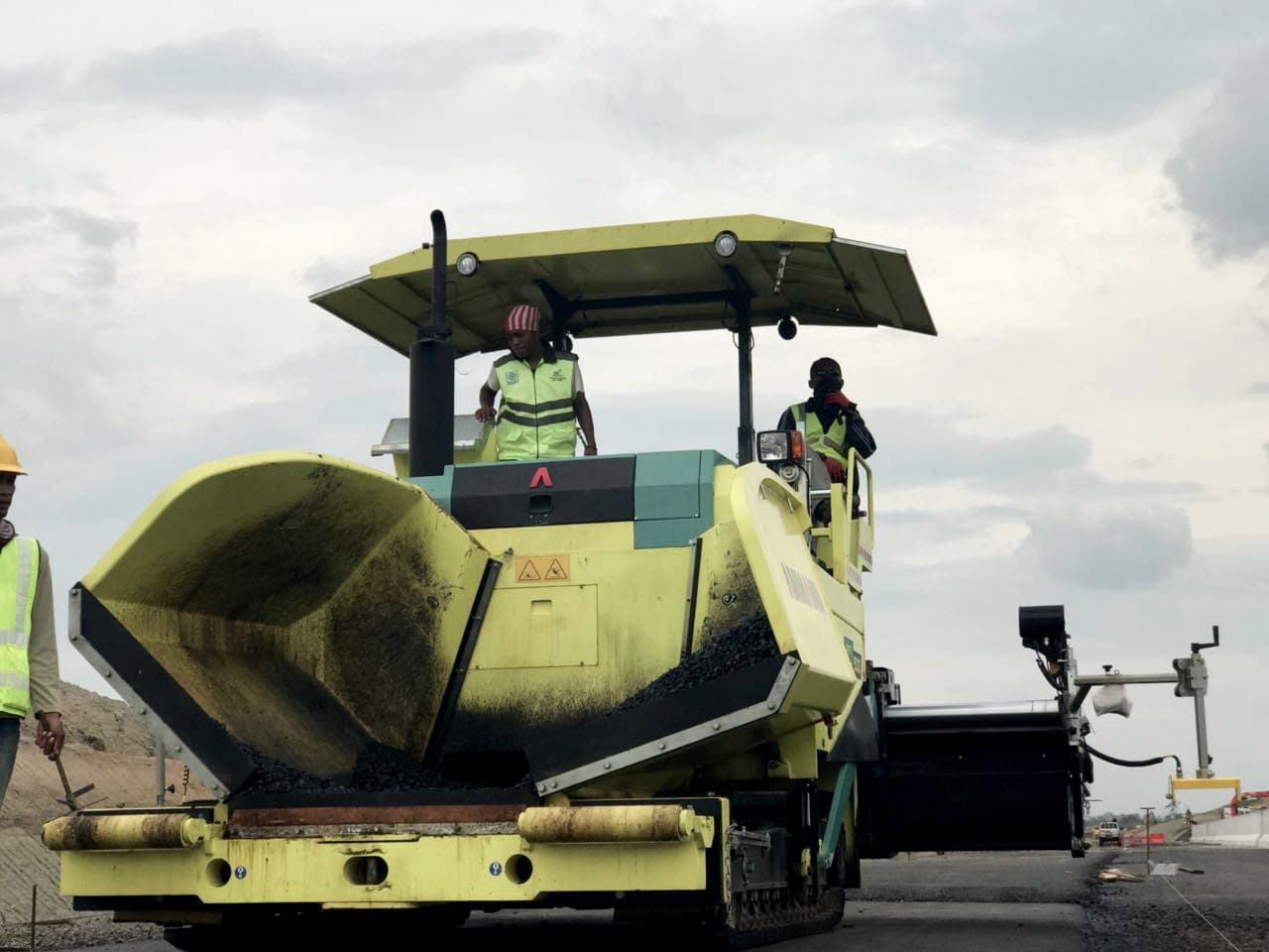 Proyek Pengaspalan Tol Kayu Agung – Palembang – Betung