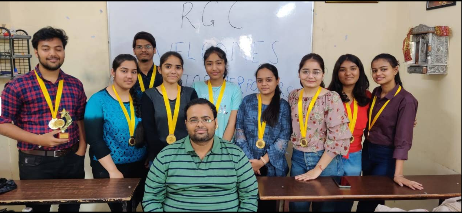 CS Rahul Gupta with students