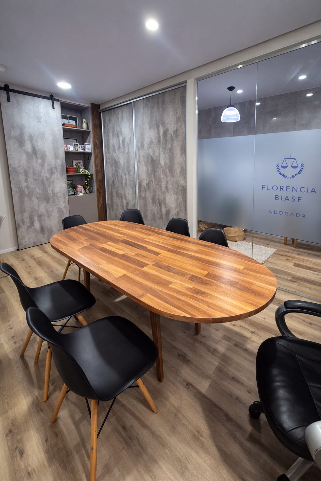 Sala de reuniones del estudio juridico