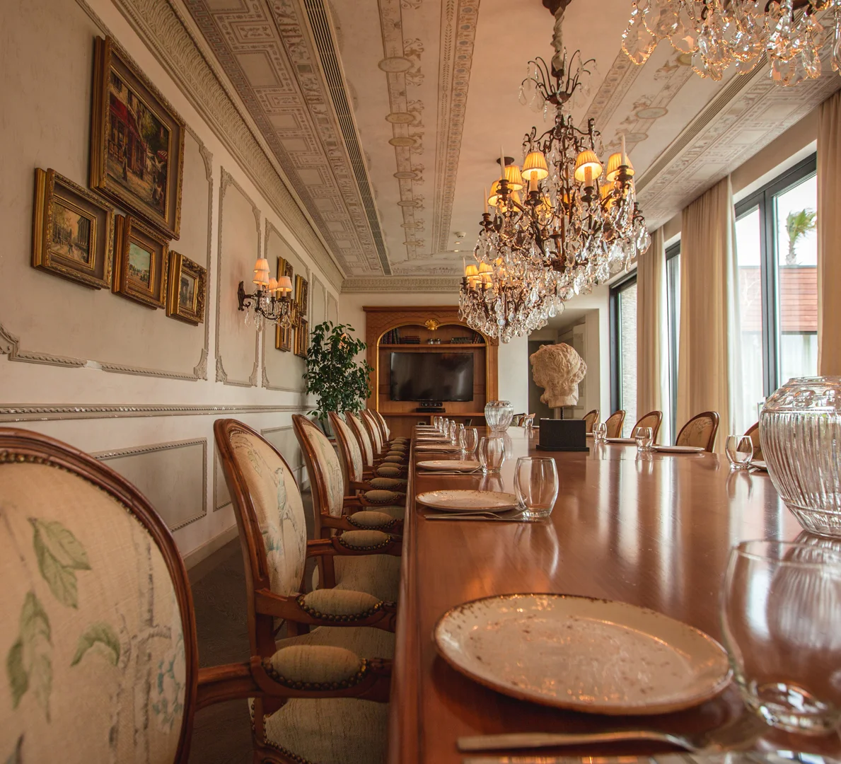 Restaurante și hoteluri