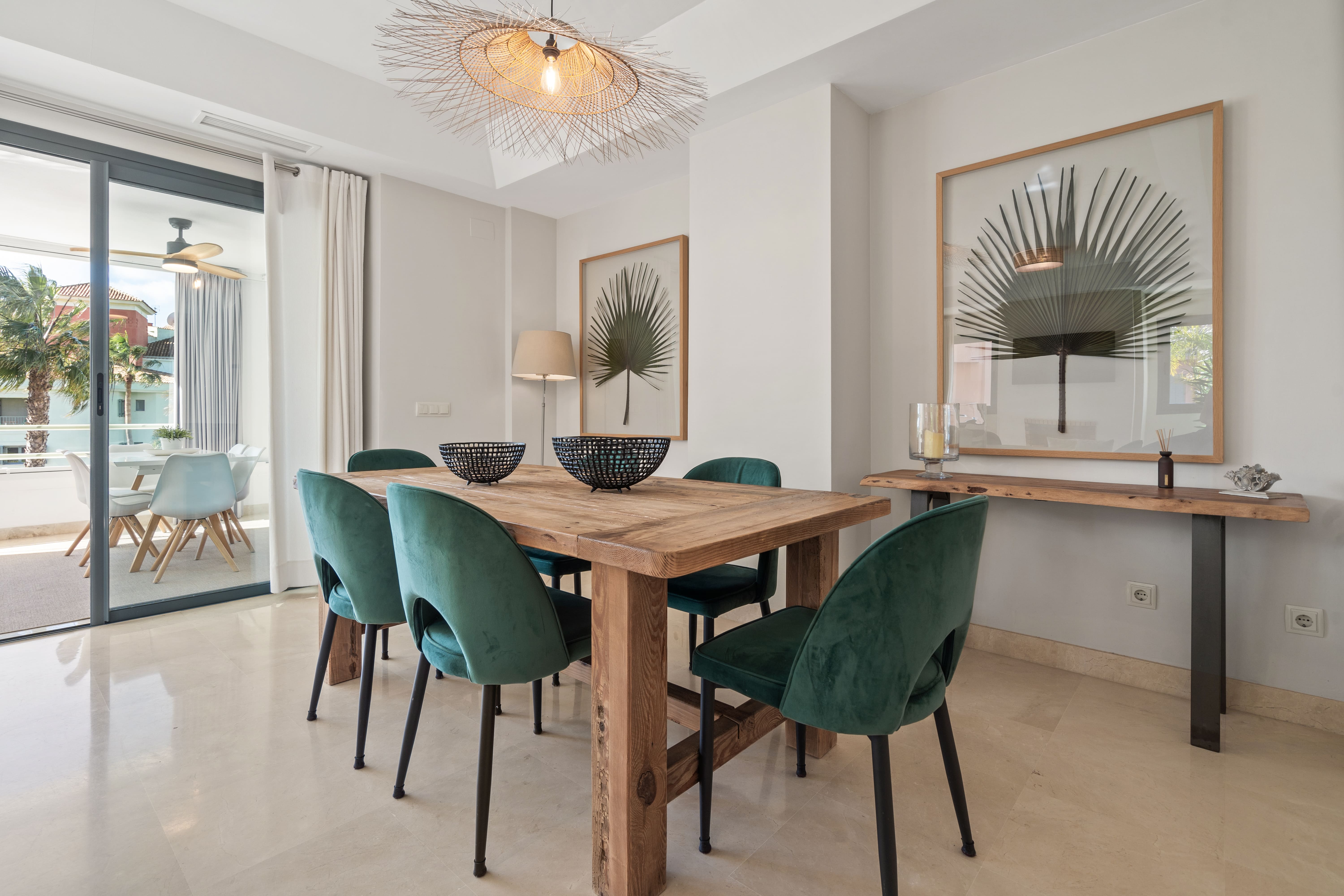 Sotogrande Alboaire - Elegant dining room with green velvet chairs