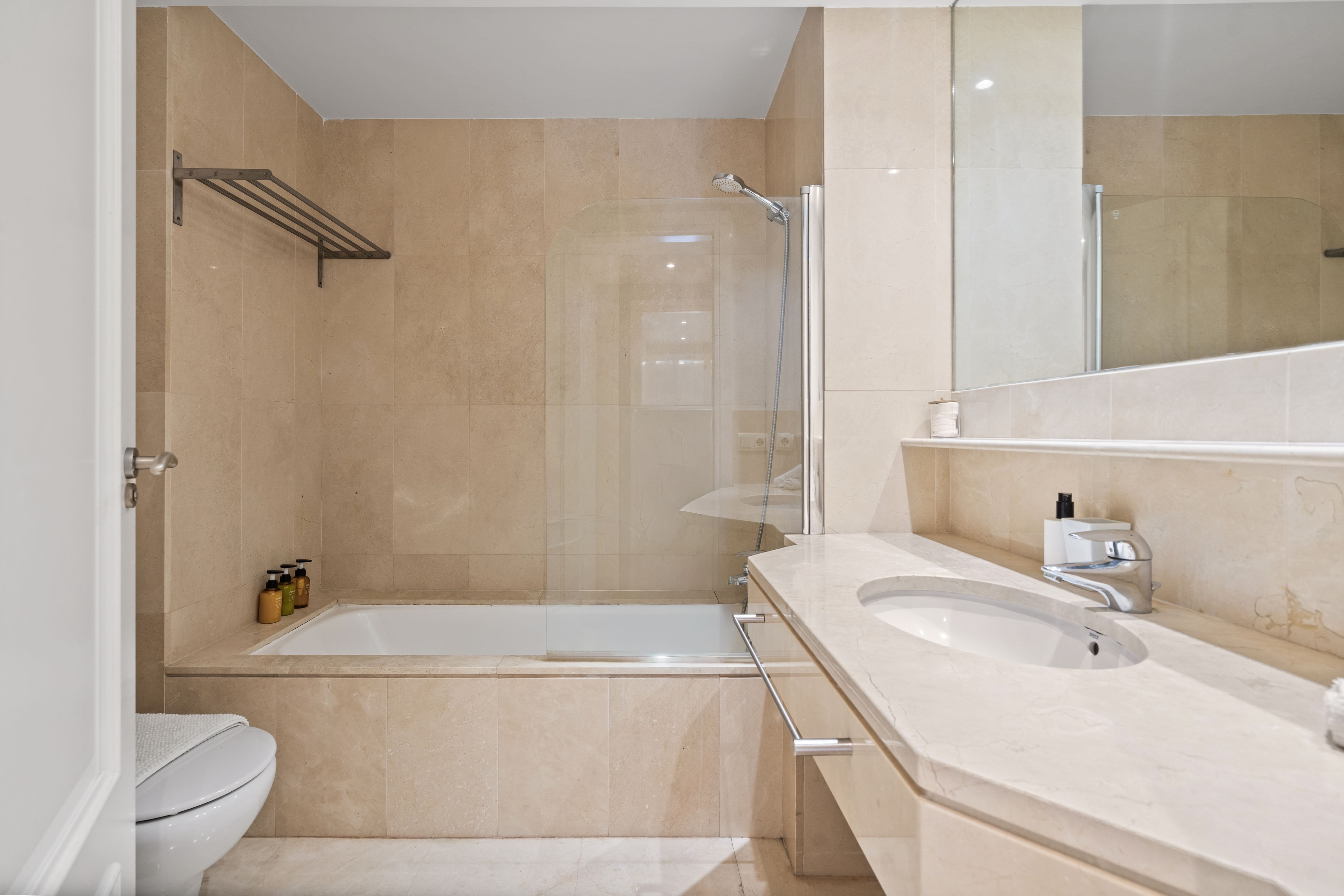 Sotogrande Alboaire - Bathroom with bathtub and shower