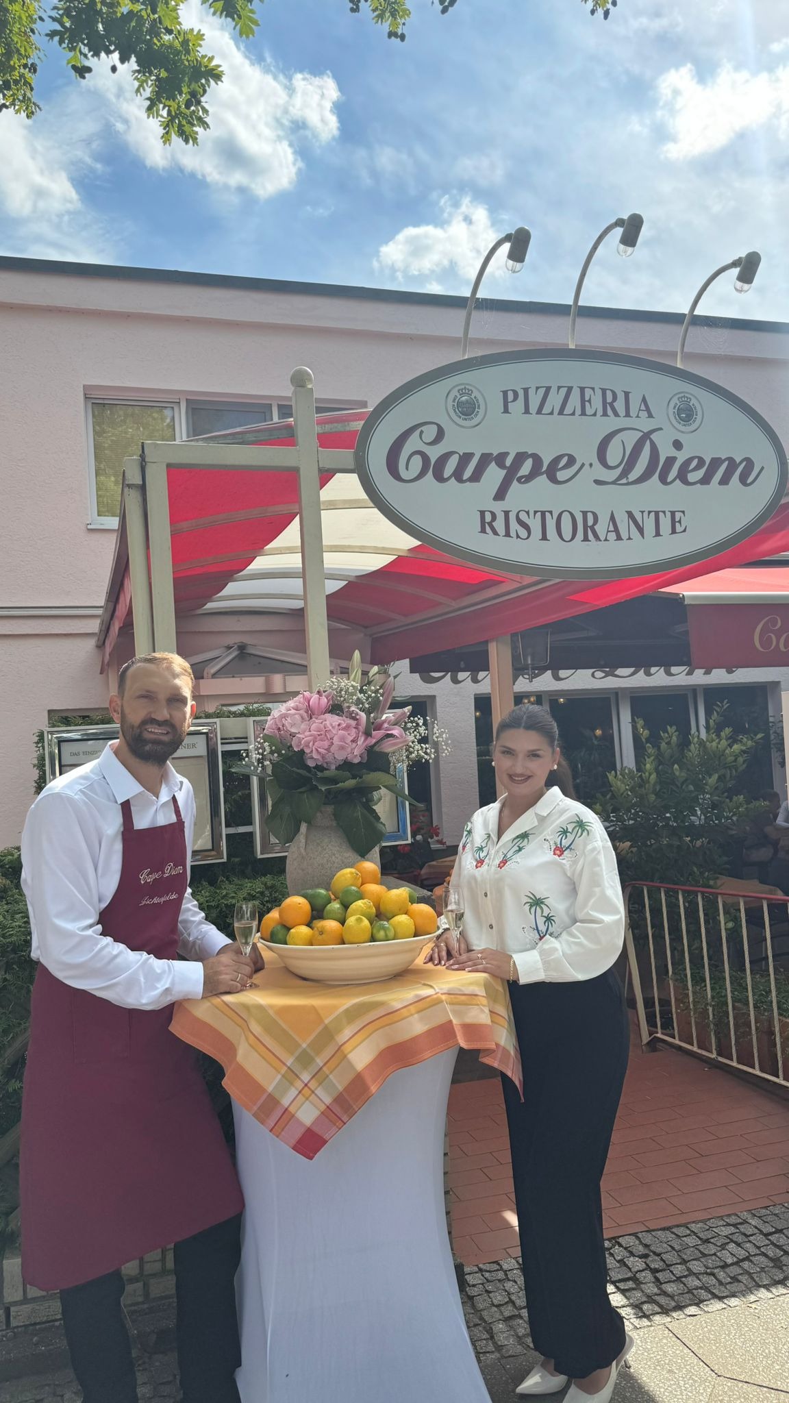 Team mit Zitrusfrüchten