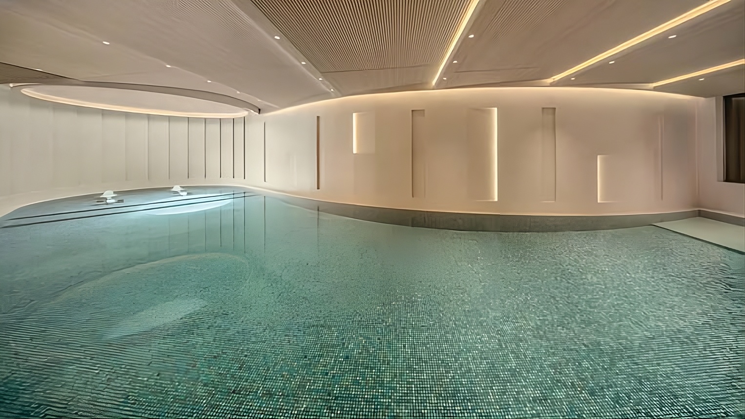 Club Hebe 室內恆溫游泳池