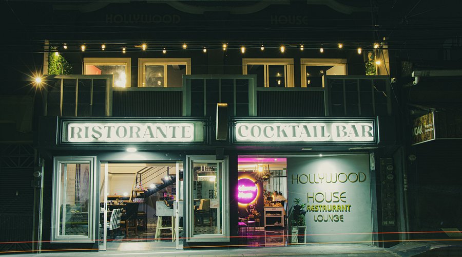 Hollywood House Restaurant exterior at night