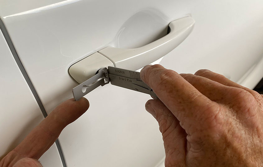 Car door unlock service