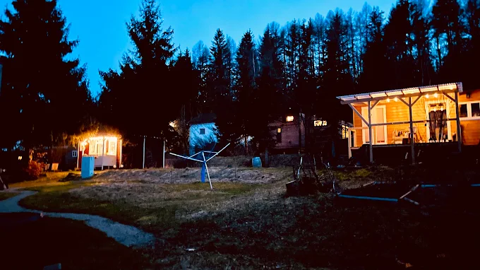 Holzverkleidetes Ferienhaus