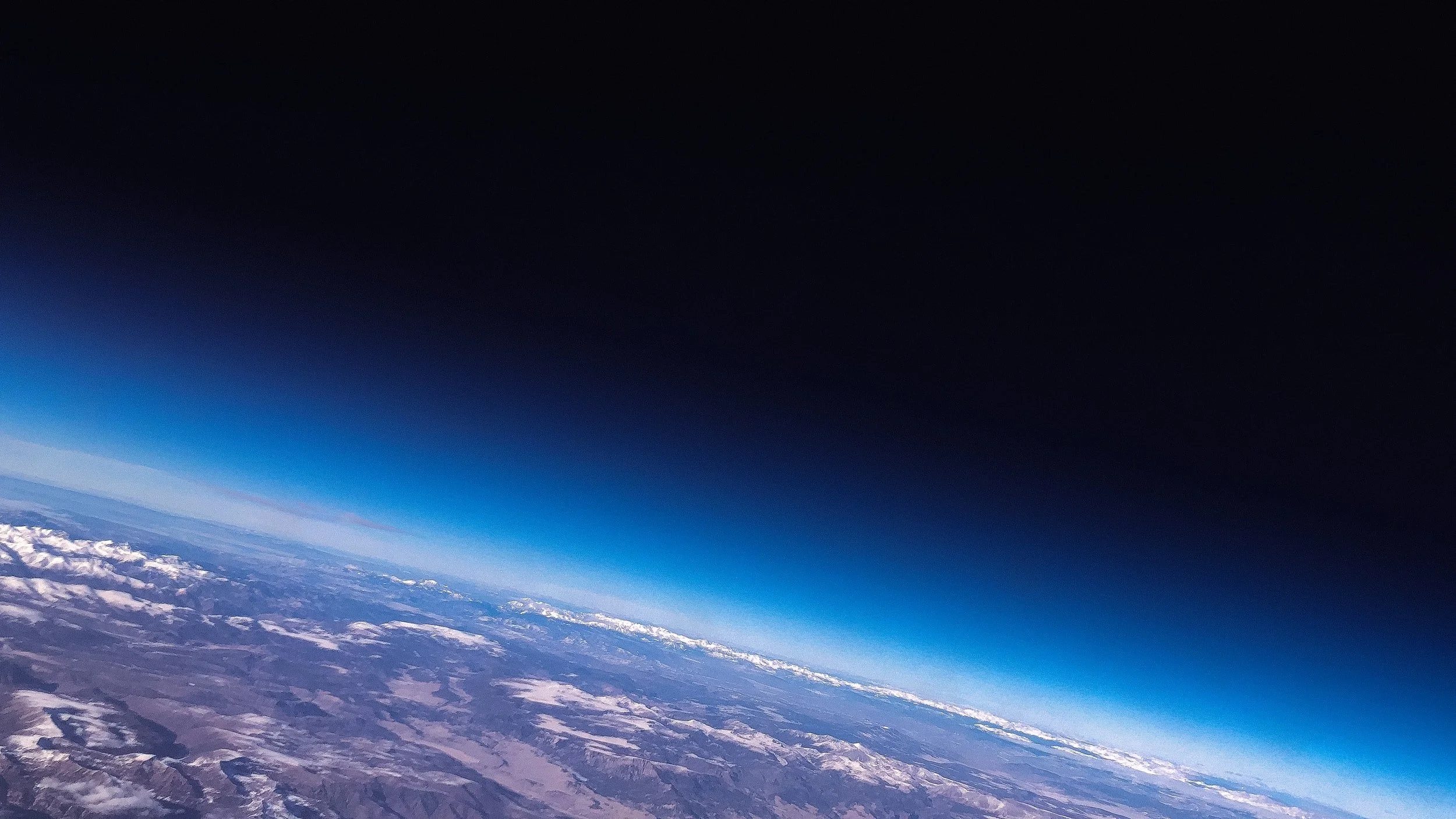 Earth's Curvature — High-Altitude Balloon Photograph