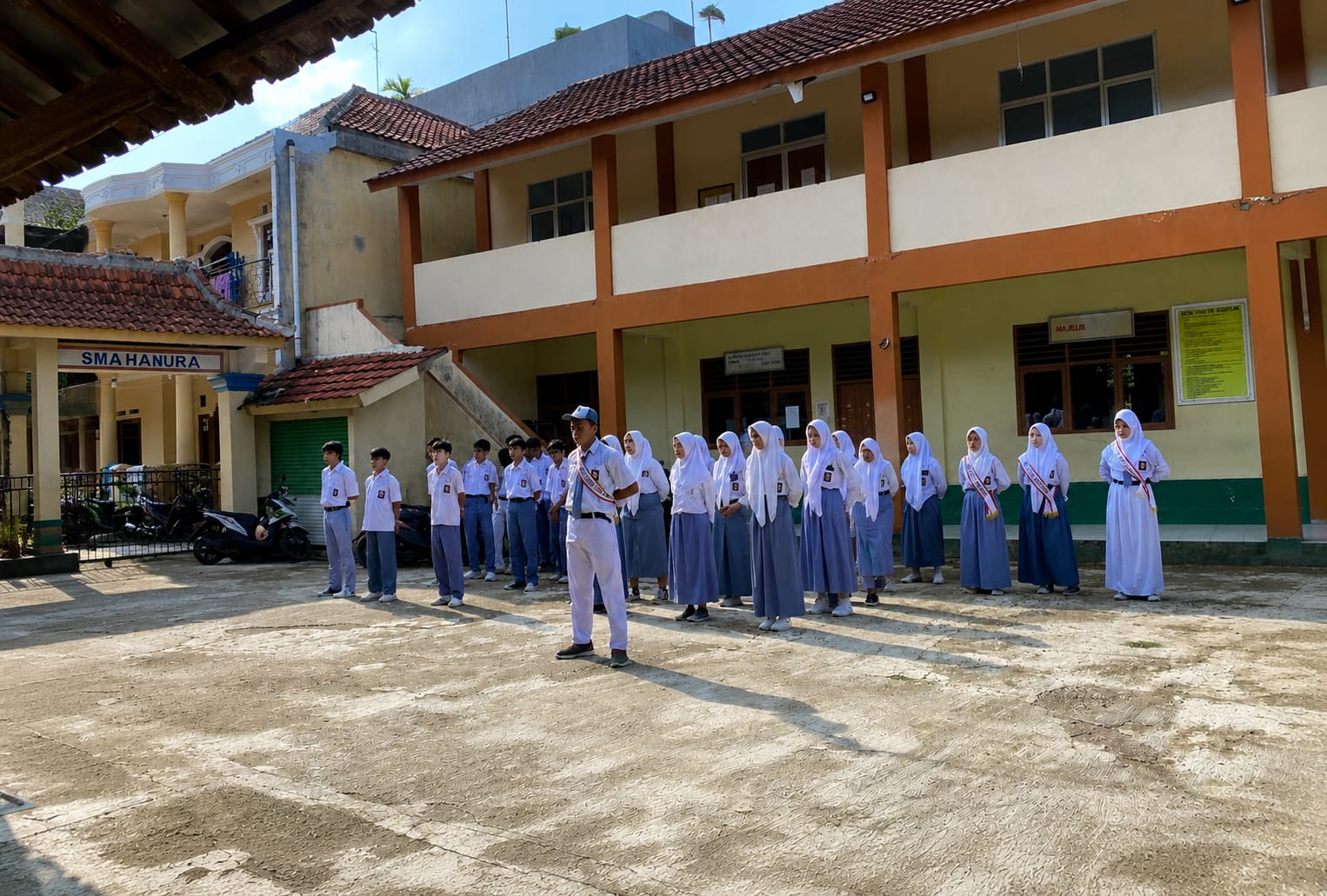 Kegiatan Upacara SMA Hanura