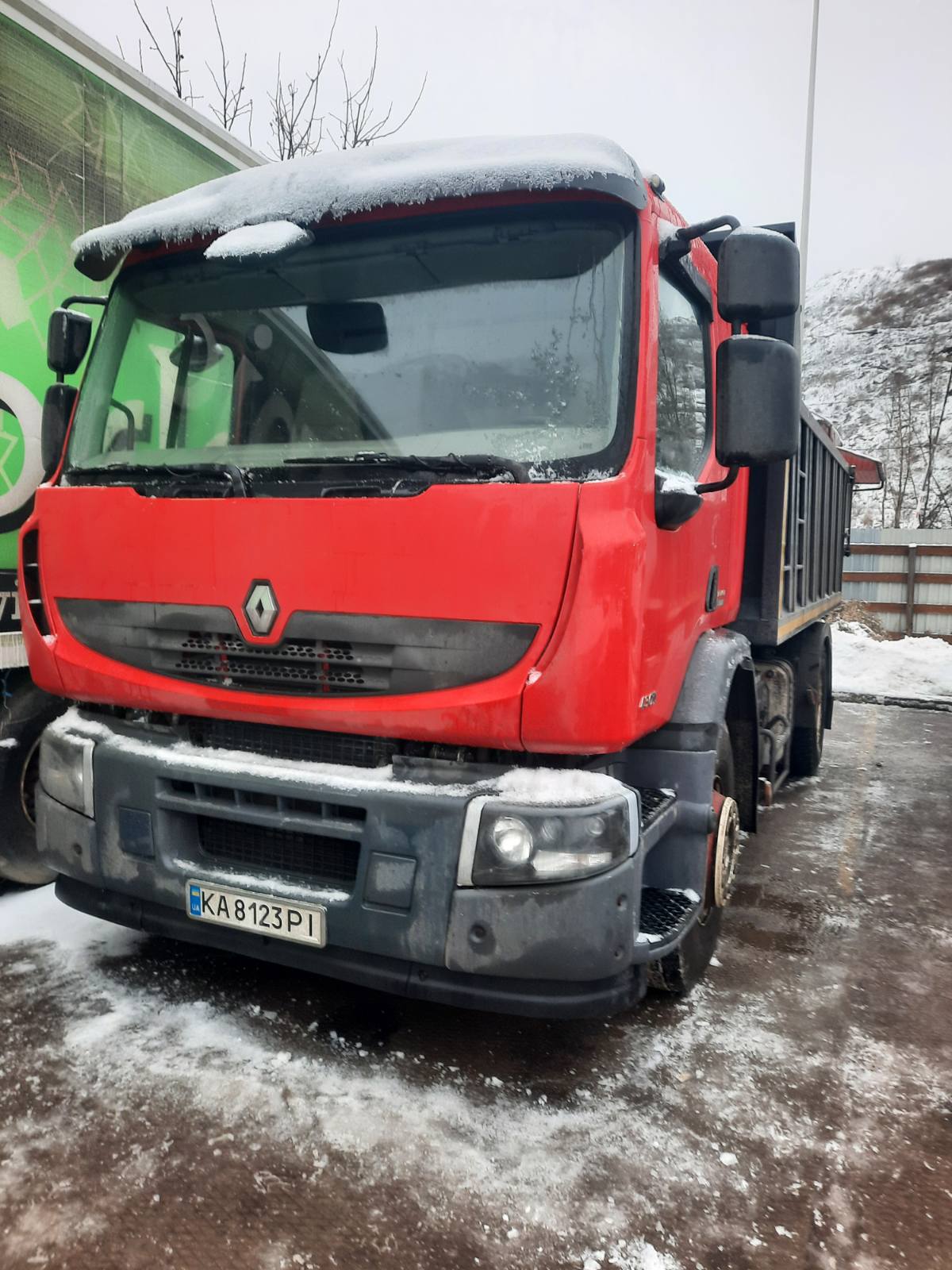 Renault червоний