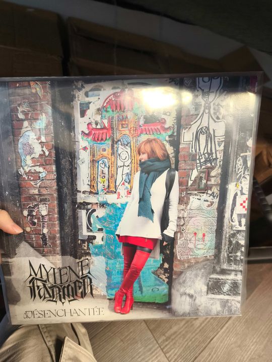 Vinyle Myl\u00e8ne Farmer collector pr\u00e8s de Bl\u00e9r\u00e9