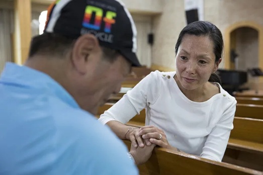 A touching moment during volunteer work with Global Overseas Adoptees' Link