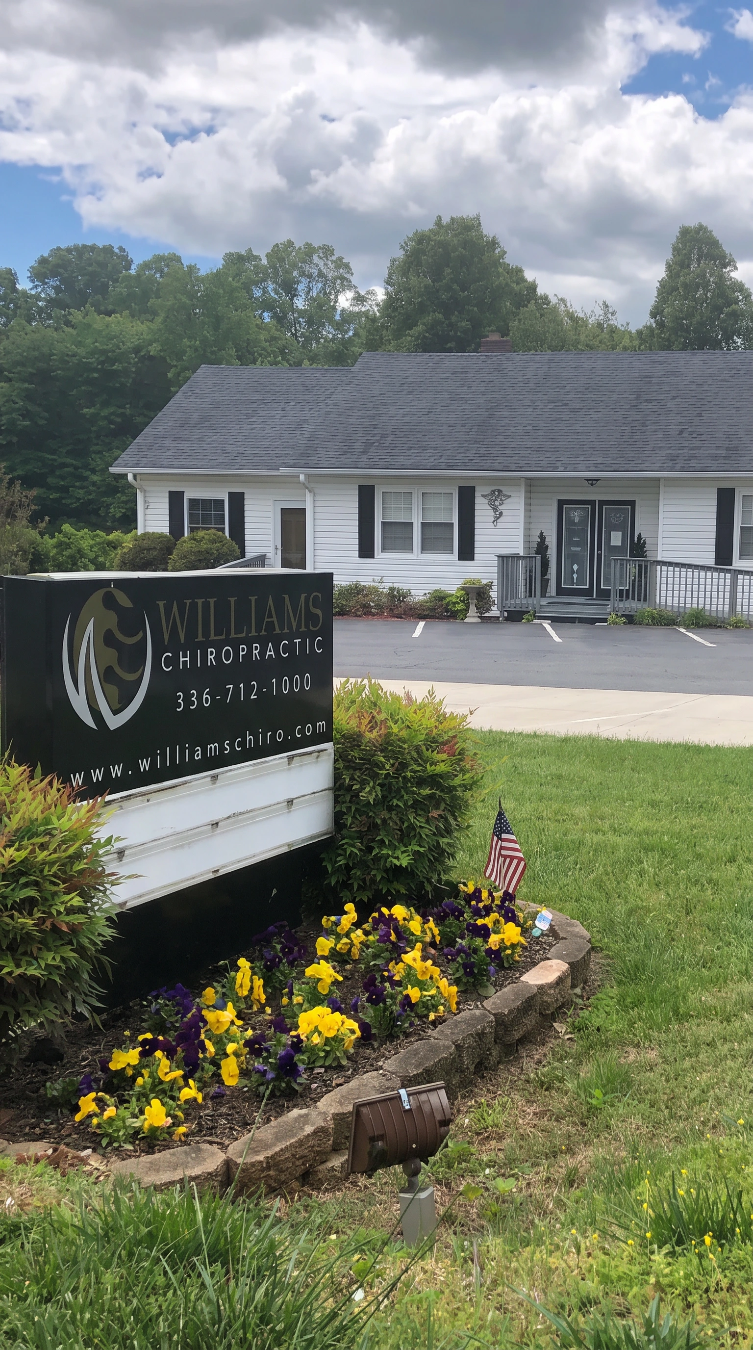 Williams Chiropractic office exterior in Clemmons, NC